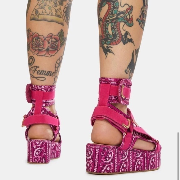 Fuchsia Paisley Platform Sandal Velcro Ankle Strap Open Toe women’s 6 Pazzle MIA - Picture 16 of 16